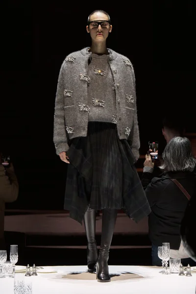 Look 11